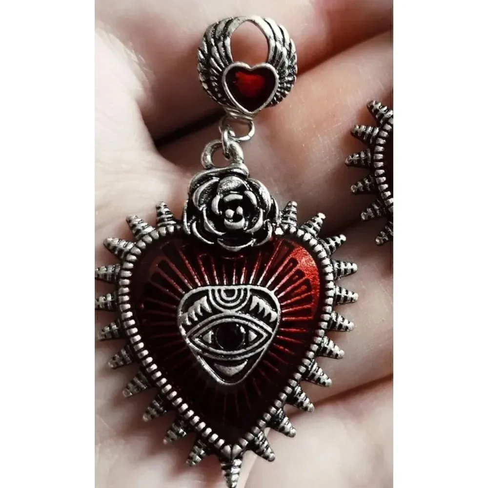 ❤️New Red heart watching eye earrings with wings so much detail amazingly pretty